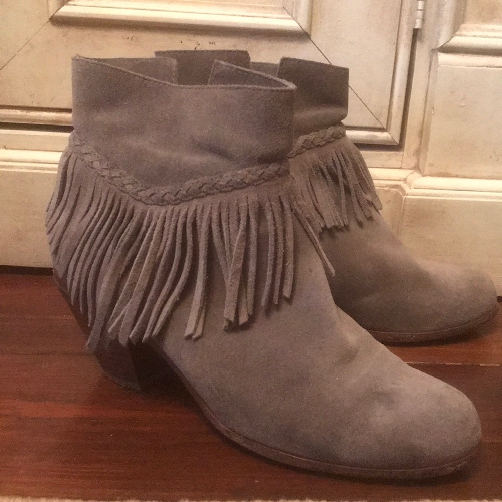 Gianni Bini hey suede booties size 7!